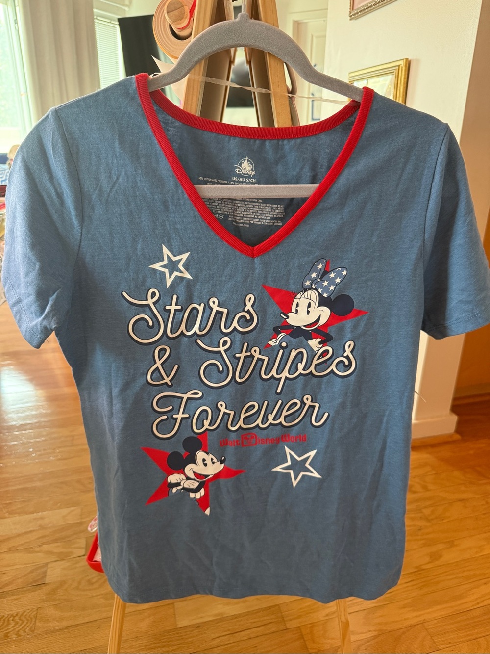 NWT Walt Disney World Mickey & Minnie “Stars & Stripes Forever” V-neck shirt S